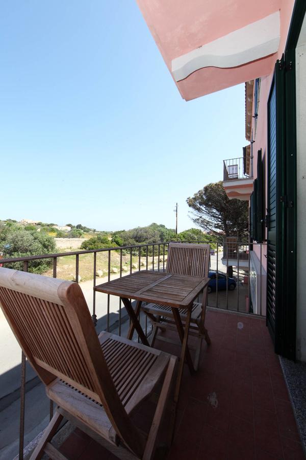 לה מדלנה Guest House Villabianca מראה חיצוני תמונה