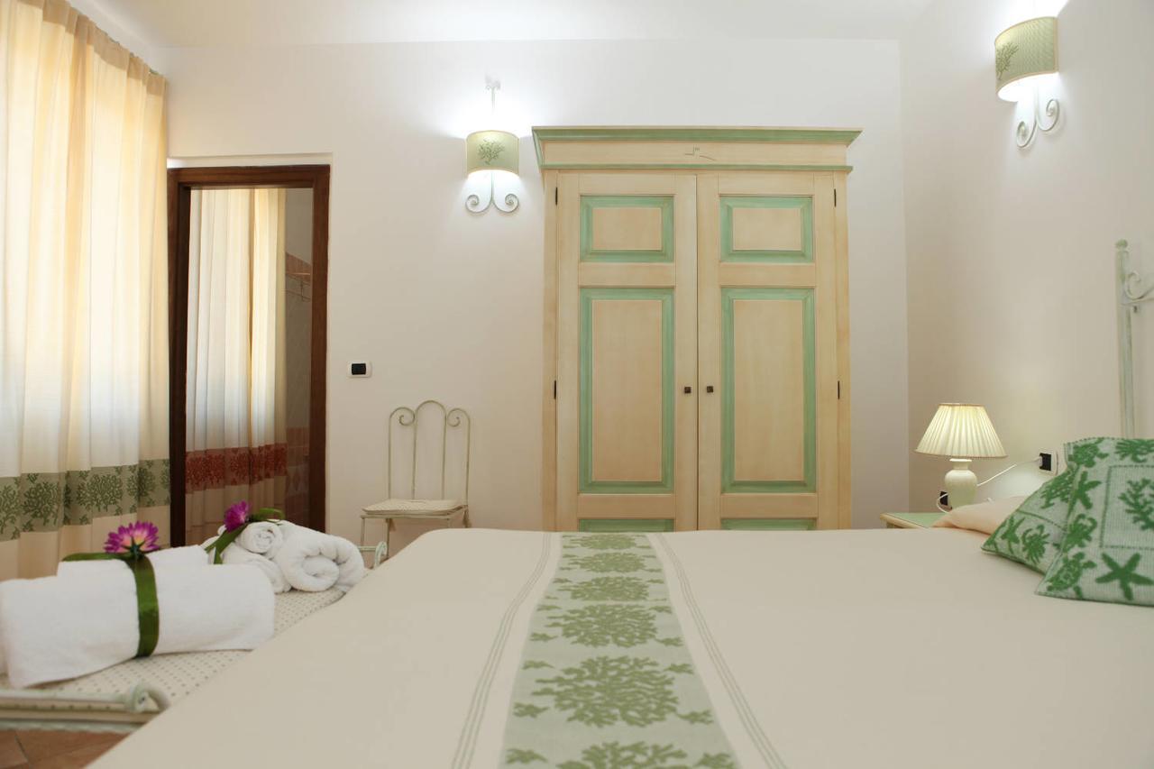 לה מדלנה Guest House Villabianca מראה חיצוני תמונה