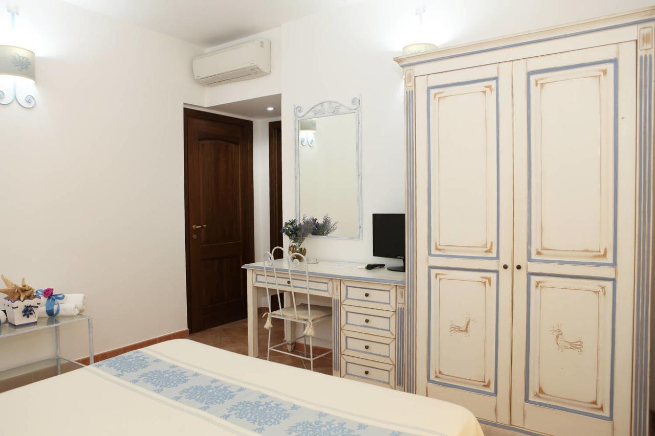 לה מדלנה Guest House Villabianca מראה חיצוני תמונה