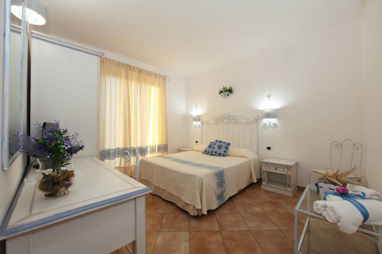 לה מדלנה Guest House Villabianca מראה חיצוני תמונה