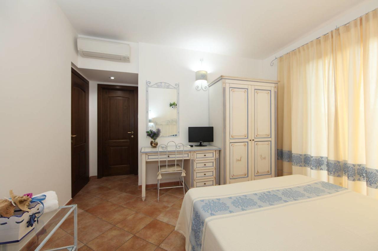 לה מדלנה Guest House Villabianca מראה חיצוני תמונה