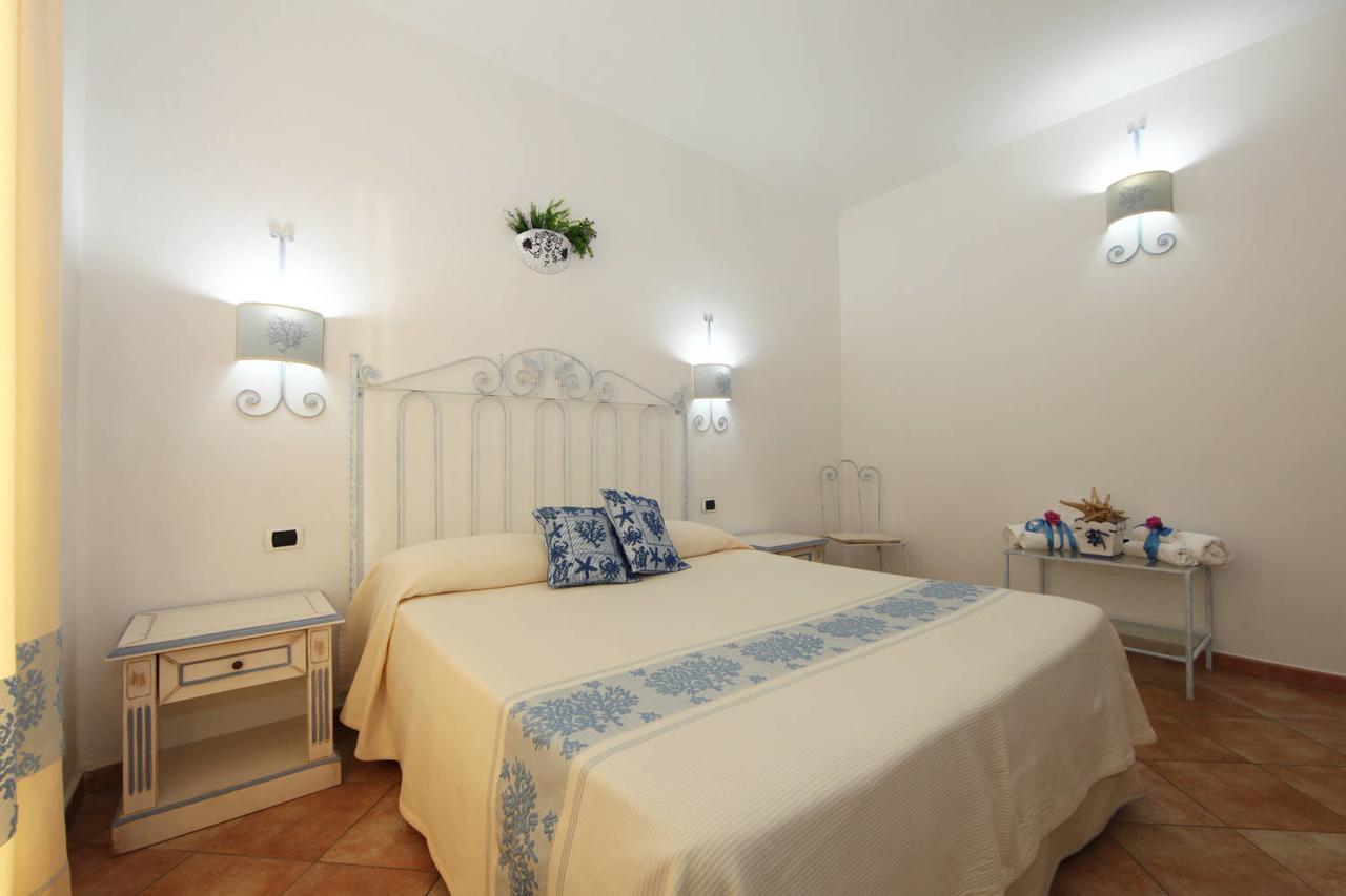 לה מדלנה Guest House Villabianca מראה חיצוני תמונה