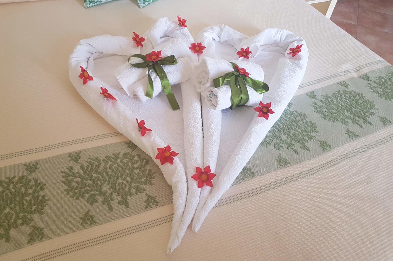 לה מדלנה Guest House Villabianca מראה חיצוני תמונה